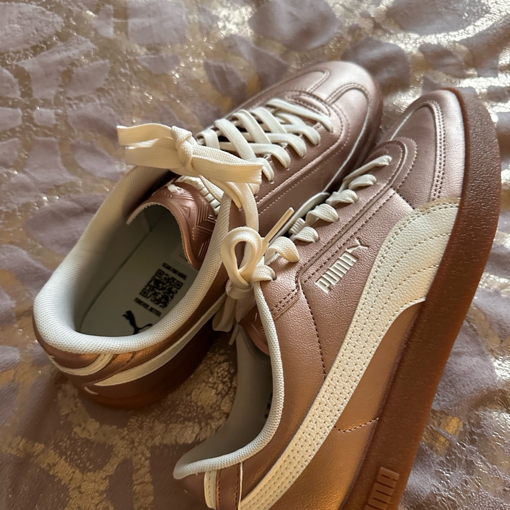 Puma Metallic Rose Gold Low-Top Sneakers with off white Laces. - Picture 10 of 10